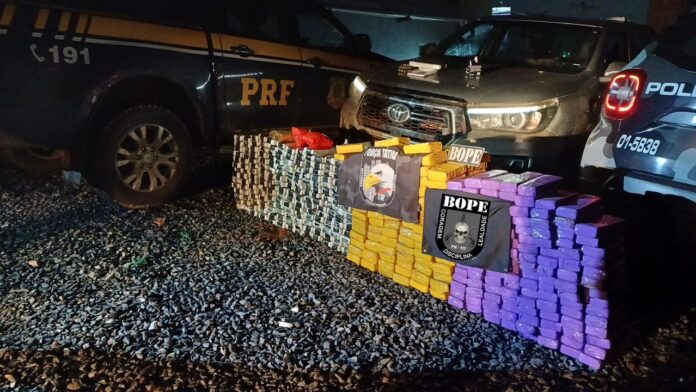 Condutor tenta fugir de barreira, polícia atira e intercepta 350kg de drogas em Mato Grosso