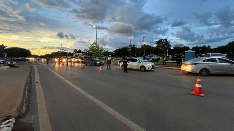 Quatro edições da Lei Seca resultam na prisão de 25 motoristas por embriaguez no fim de semana