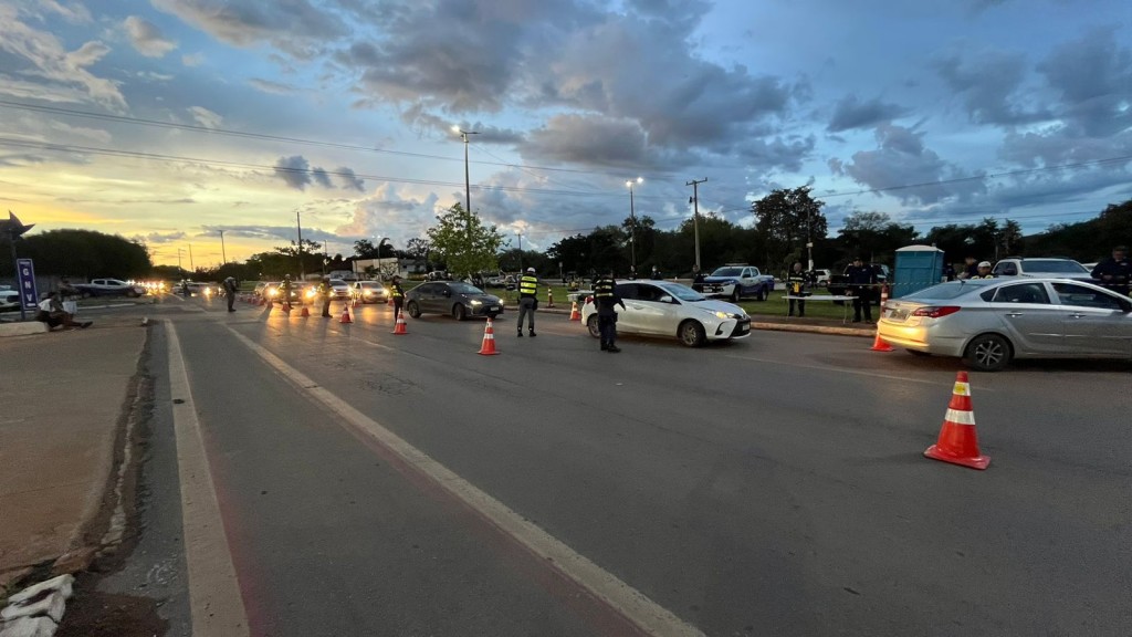 Quatro edições da Lei Seca resultam na prisão de 25 motoristas por embriaguez no fim de semana