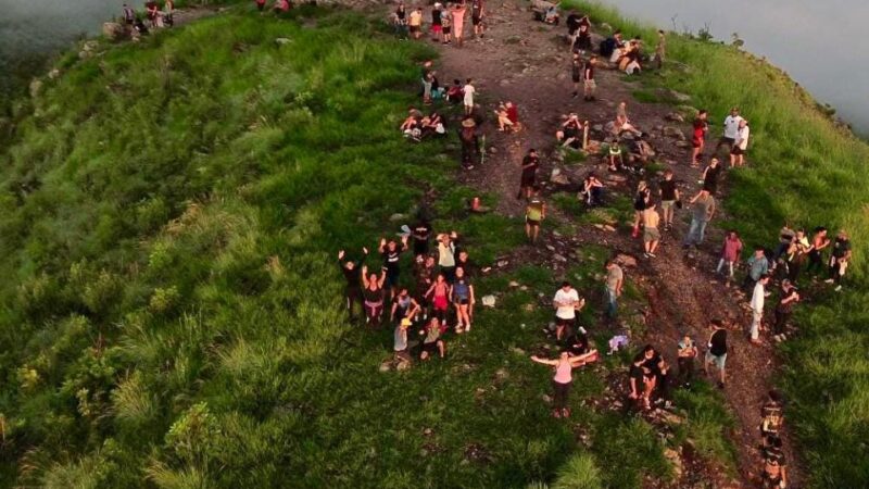Mais de 500 pessoas subiram o morro de Santo Antônio na Semana Santa