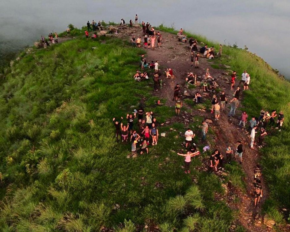 Mais de 500 pessoas subiram o morro de Santo Antônio na Semana Santa