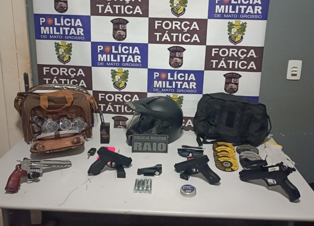 Força Tática recupera simulacros de arma de fogo e outros objetos furtados de loja de artigos militares