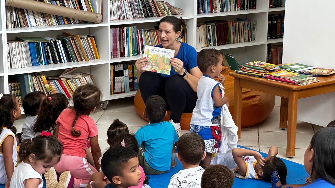 Alunos de Creche visita Biblioteca Pública de Matupá