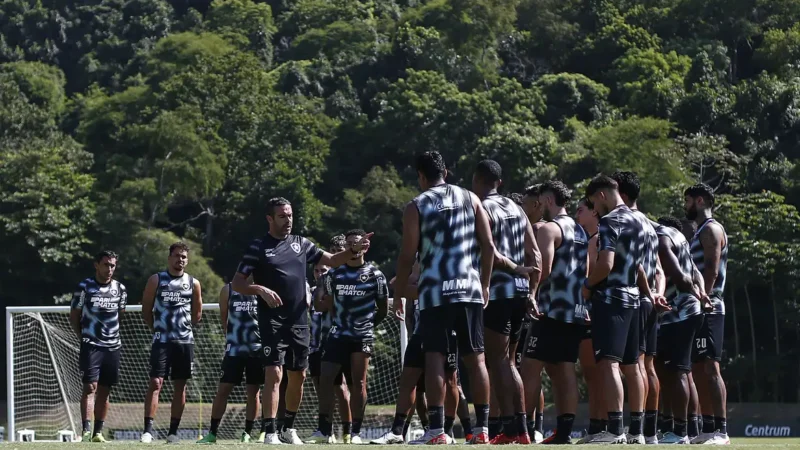 Esportes Botafogo recebe Atlético-GO no Nilton Santos pelo Brasileiro