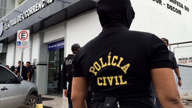 Polícia Civil cumpre mandados judiciais e interdita lojas de venda de veículos