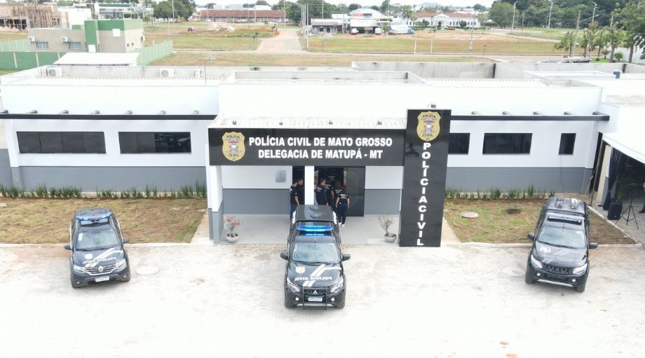 Polícia Civil efetua uma prisão em flagrante e apreende diversas armas de fogo e munições em Matupá.