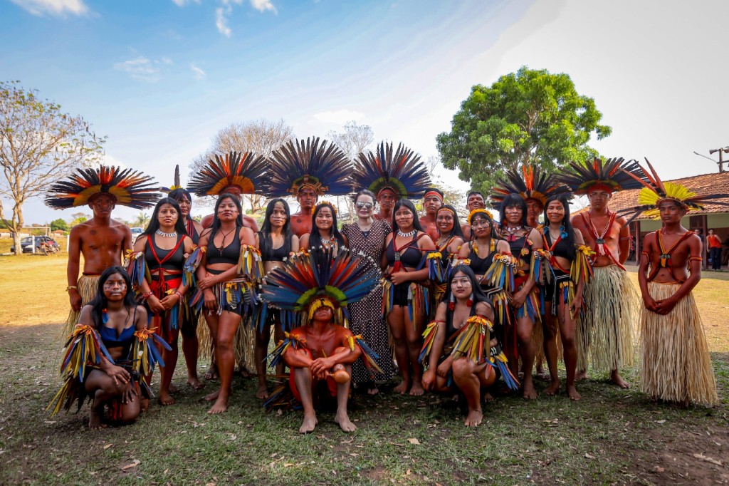 Madrinha dos povos indígenas, primeira-dama de MT lidera inciativas inovadoras com foco no desenvolvimento e sustentabilidade