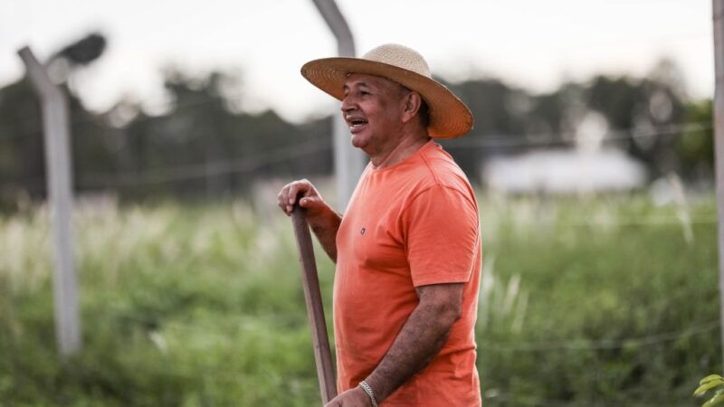 “Antes demorava muito para ir para casa e agora está um tapete”, afirma morador sobre asfaltamento de estrada de chão