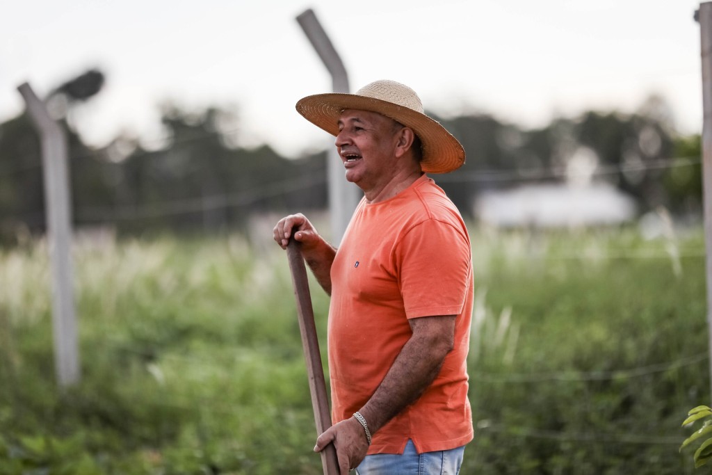 “Antes demorava muito para ir para casa e agora está um tapete”, afirma morador sobre asfaltamento de estrada de chão