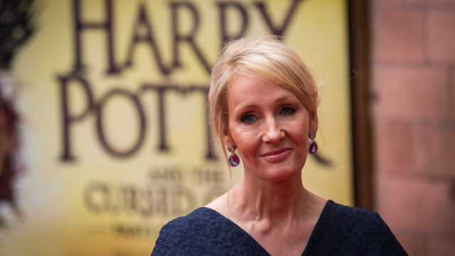 J.K. Rowling condena estrelas de ‘Harry Potter’ por apoiar pessoas trans