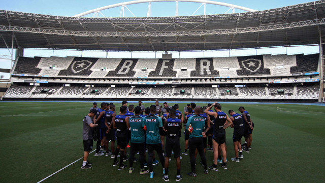 Botafogo terá tempo real de arbitragem no clássico contra o Flamengo