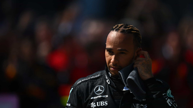 Hamilton coloca Sebastian Vettel como ‘opção incrível’ para pilotar a Mercedes em 2025