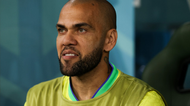 Daniel Alves nega ter dado entrevista para jornal espanhol
