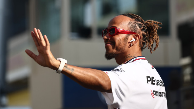 Lewis Hamilton adia aposentadoria e revela planos para o futuro