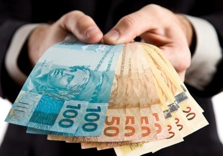 Correções do salário mínimo têm impacto de R$ 51 bi para 2025