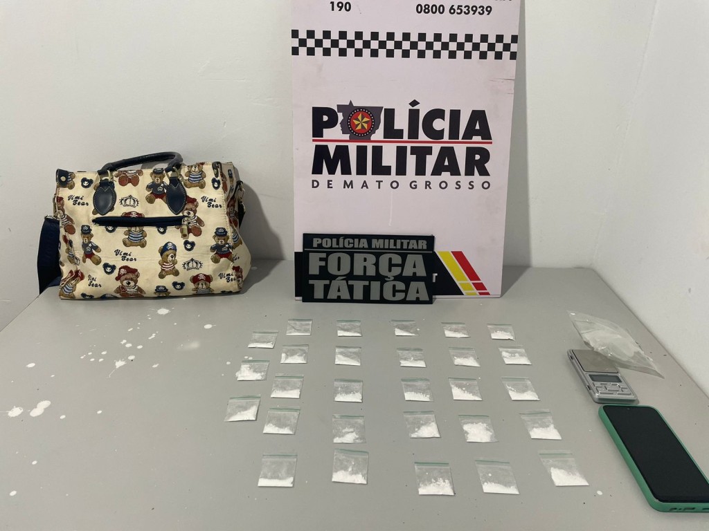 Polícia Militar prende mulher com 28 porções de cocaína em Tangará da Serra