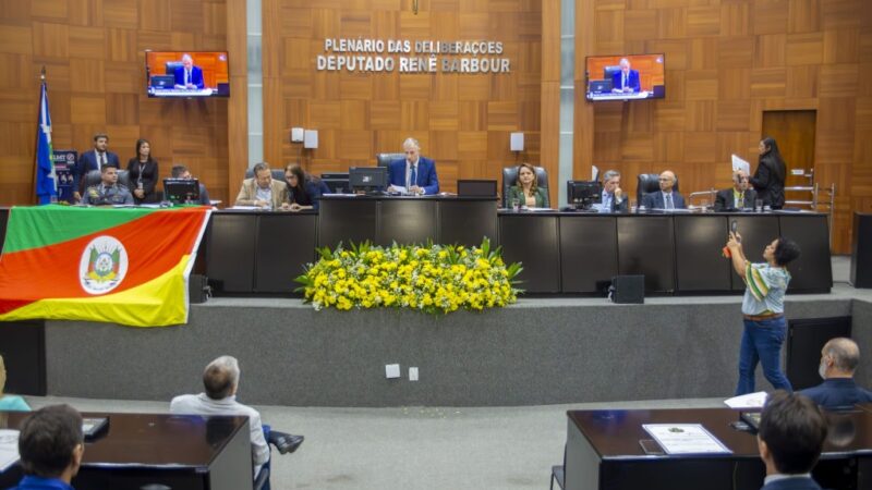 Em sessão especial, AL concede honrarias para pessoas que contribuem com o desenvolvimento de MT