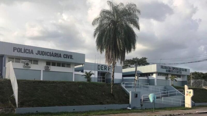 Polícia Civil prende em flagrante homem que extorquiu idosa e filho por suposta dívida de agiota 