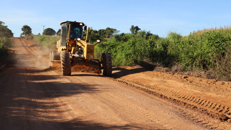 PREFEITURA DE MATUPÁ ESTÁ REALIZANDO O TRABALHO DE PATROLAMENTO E CASCALHAMENTO NA GLEBA LIBERDADE EM MATUPÁ.