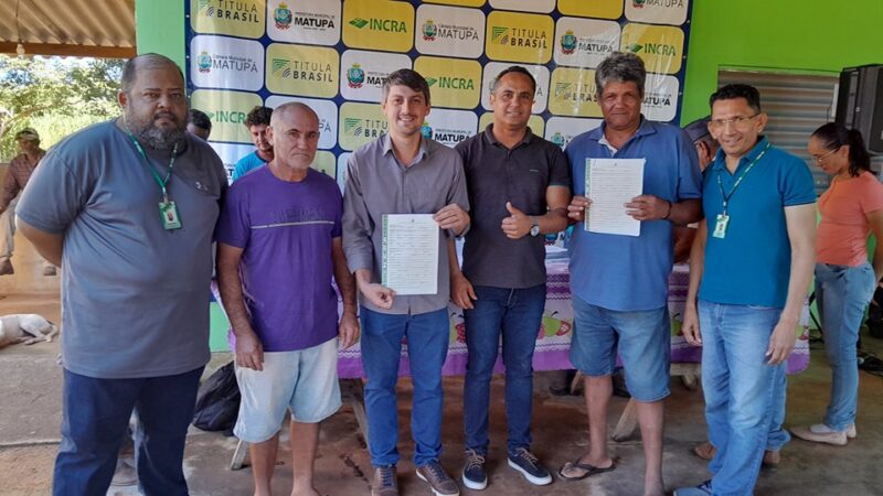 Prefeitura Municipal de Matupá e INCRA faz a entrega e coleta de assinaturas de Títulos Definitivos na Comunidade Morcego