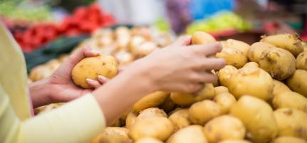 Batata, banana, laranja e melancia estão mais baratas, segundo dados da Conab