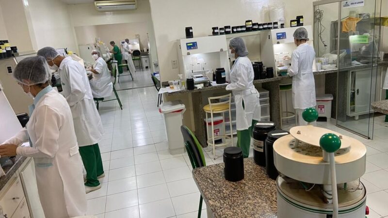 Pesquisa apoiada pelo Governo de MT desenvolve derivados de própolis para uso na indústria alimentícia