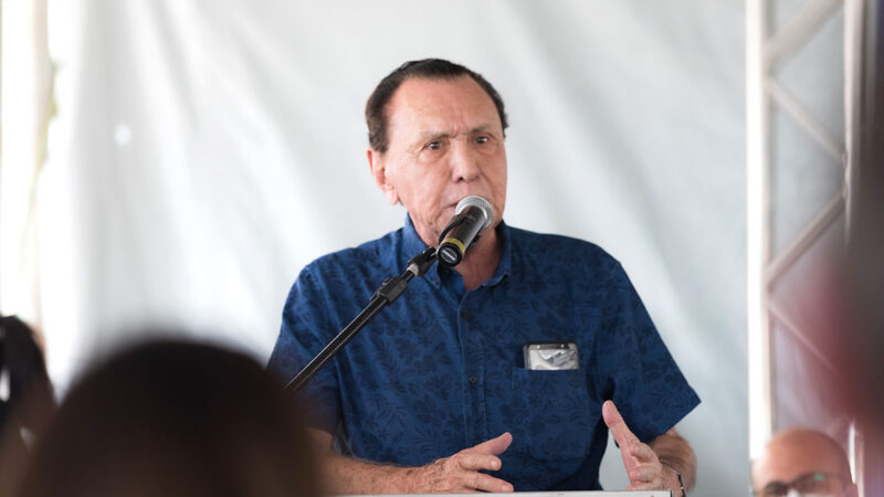Ex-deputado Carlos Bezerra é internado em UTI