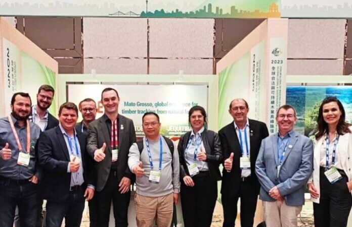 Empresários do setor florestal de Mato Grosso participam de feira internacional na França