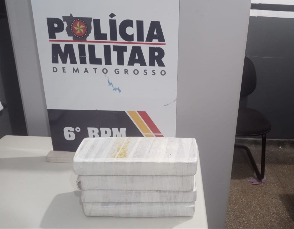 Mulher é presa pela Polícia Militar com quatro tabletes de maconha em Cáceres