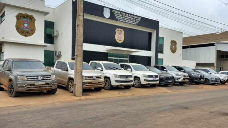 Polícia sequestra 13 veículos de alvos ligados a esquema liderado por preso em cadeia no MT