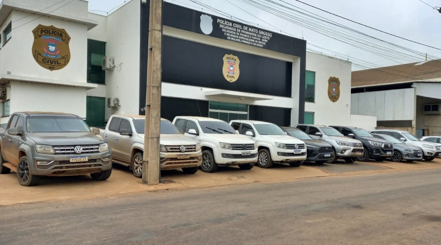 Polícia sequestra 13 veículos de alvos ligados a esquema liderado por preso em cadeia no MT