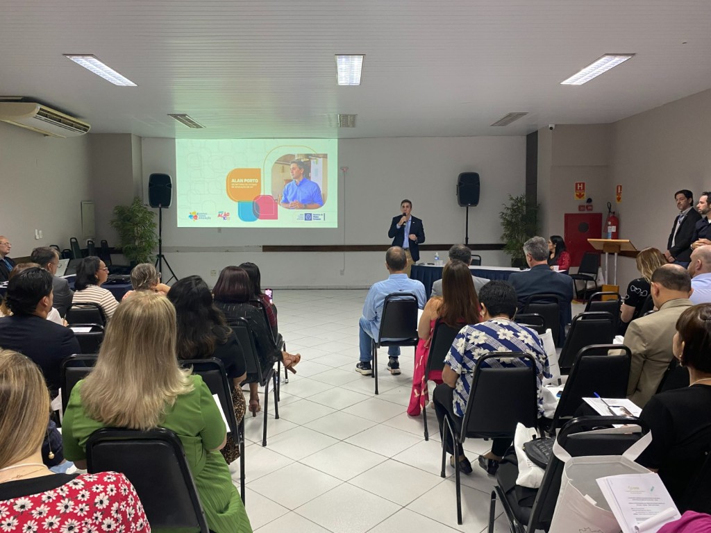 Seduc apresenta políticas públicas e avanços da educação de MT em encontro nacional