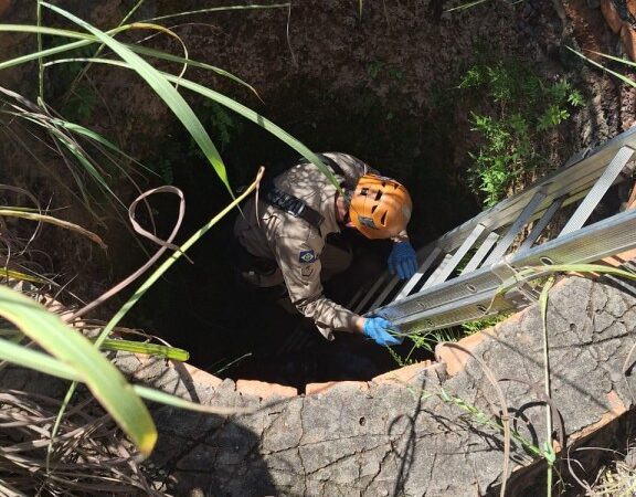 Homem é resgatado pelo Corpo de Bombeiros após cair em poço em Várzea Grande