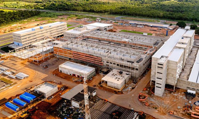 Mais de 60% das obras de hospital universitário em Mato Grosso estão concluídas, constata governo