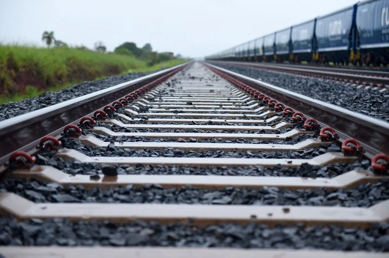 Projeto proíbe trilhos em perímetros urbanos em MT pode impactar na ferrovia que está sendo construída