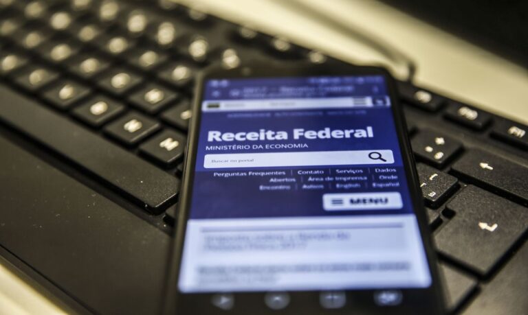 Prazo para enviar declaração do Imposto de Renda 2024 termina nesta sexta