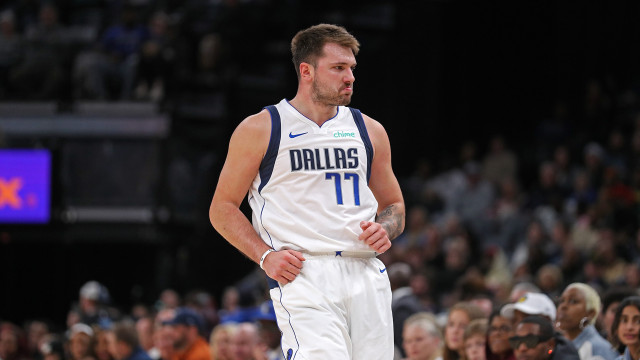 Doncic e Irving combinam para 72 pontos, Dallas arrasa Timberwolves e decide NBA com os Celtics