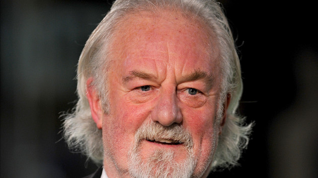 Morre Bernard Hill, que atuou em ‘Titanic’ e ‘Senhor dos Anéis’, aos 79 anos