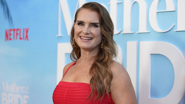 Brooke Shields e filha fazem rara aparição juntas em estreia de filme