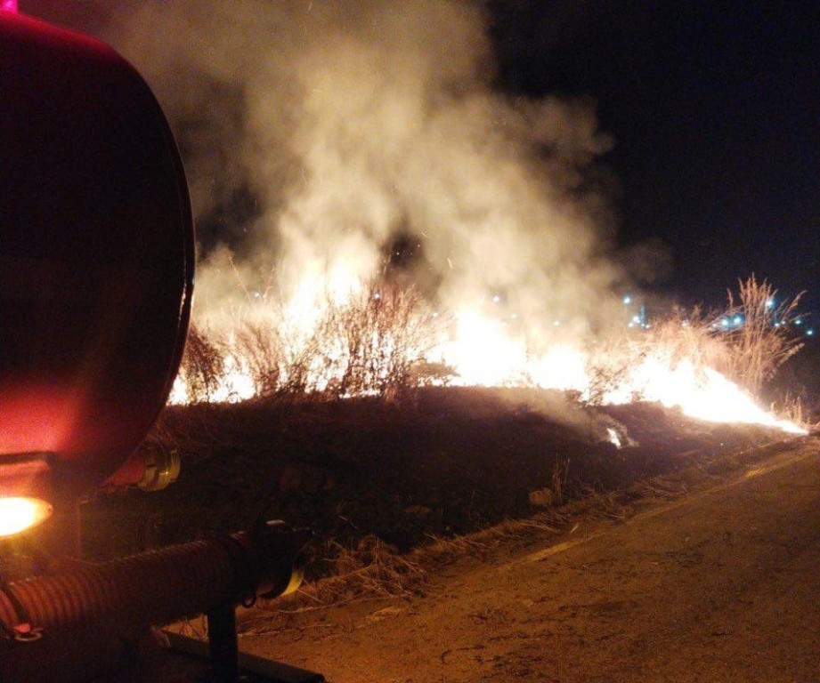 Corpo de Bombeiros combate dois incêndios em vegetação em Primavera do Leste