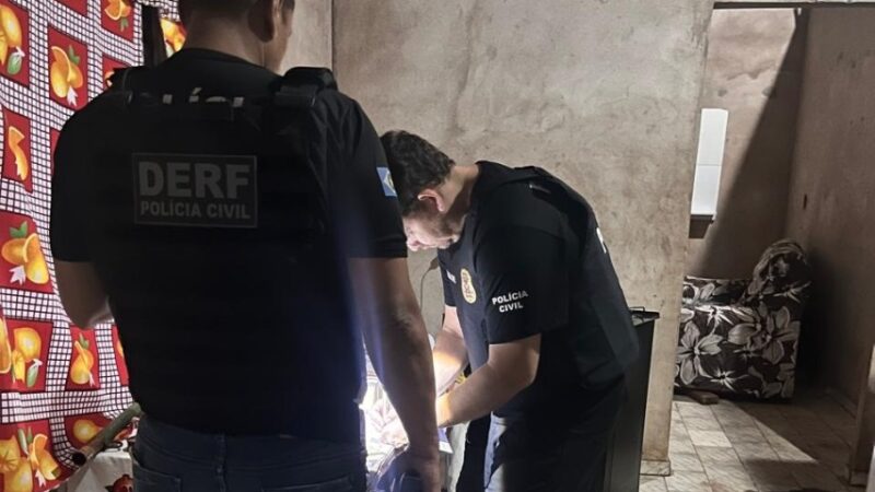 Operação da Polícia Civil cumpre 21 mandados de buscas contra o tráfico doméstico de drogas em Jaciara 