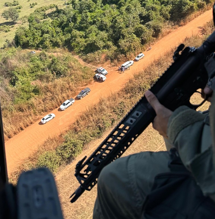 Sesp mobiliza forças de segurança e localiza suspeitos de matar mulher em área de mata