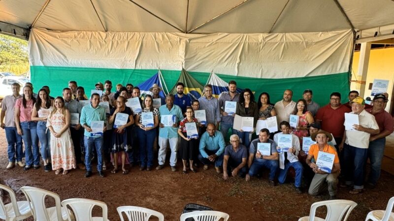 Moradores de assentamento em Canabrava do Norte recebem escrituras do Governo de MT após 46 anos de espera