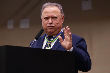 Blairo e 6 ex-ministros pedem retirada da “MP do fim do Mundo”