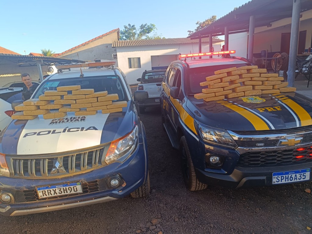 Polícia Militar e PRF apreendem 50,6 quilos de maconha escondidos em carroceria de veículo em Ribeirão Cascalheira