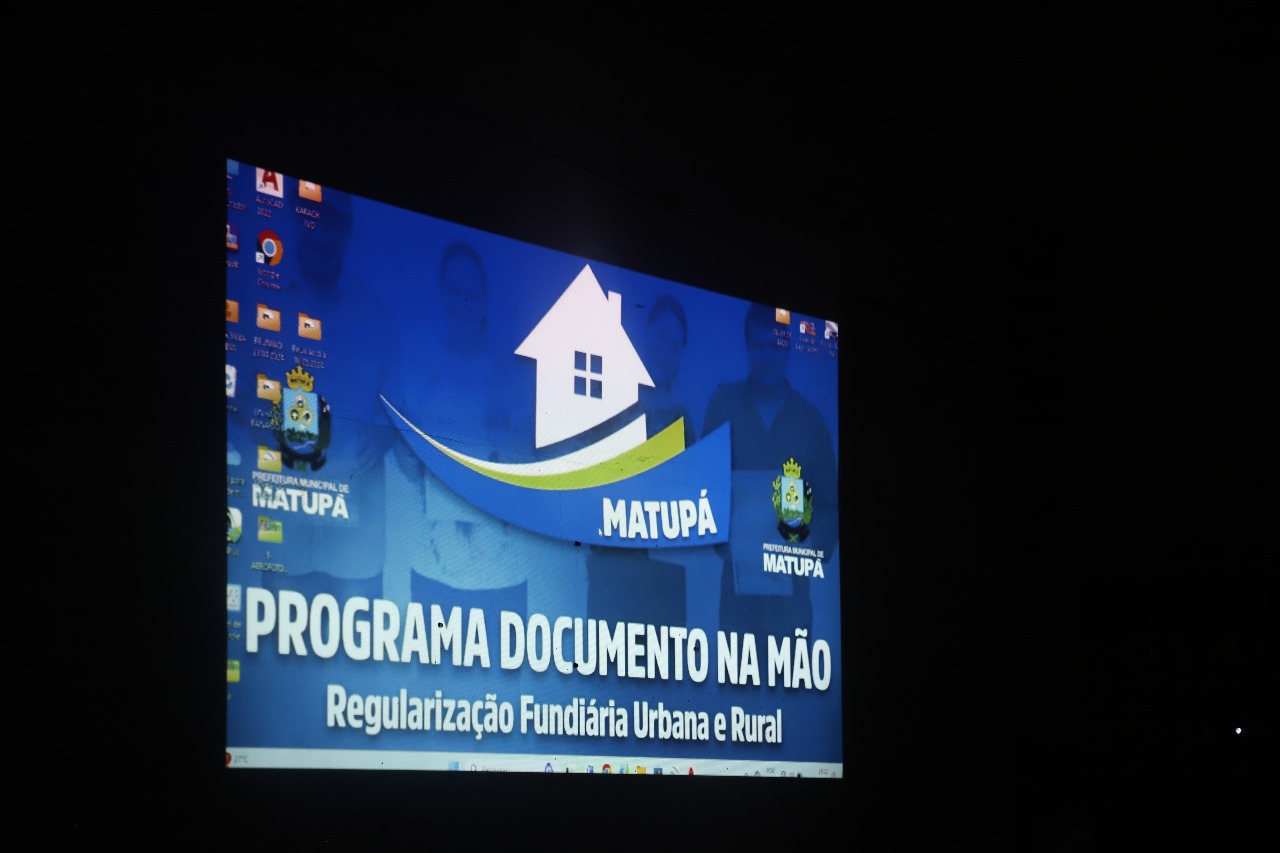 SECRETÁRIO DE GOVERNO DE MATUPÁ SE REÚNE COM CHACAREIROS PARA APRESENTAR AVANÇOS NA TITULARIZAÇÃO DA REGIÃO DA LINHA DO CLUBE DE LAÇO.