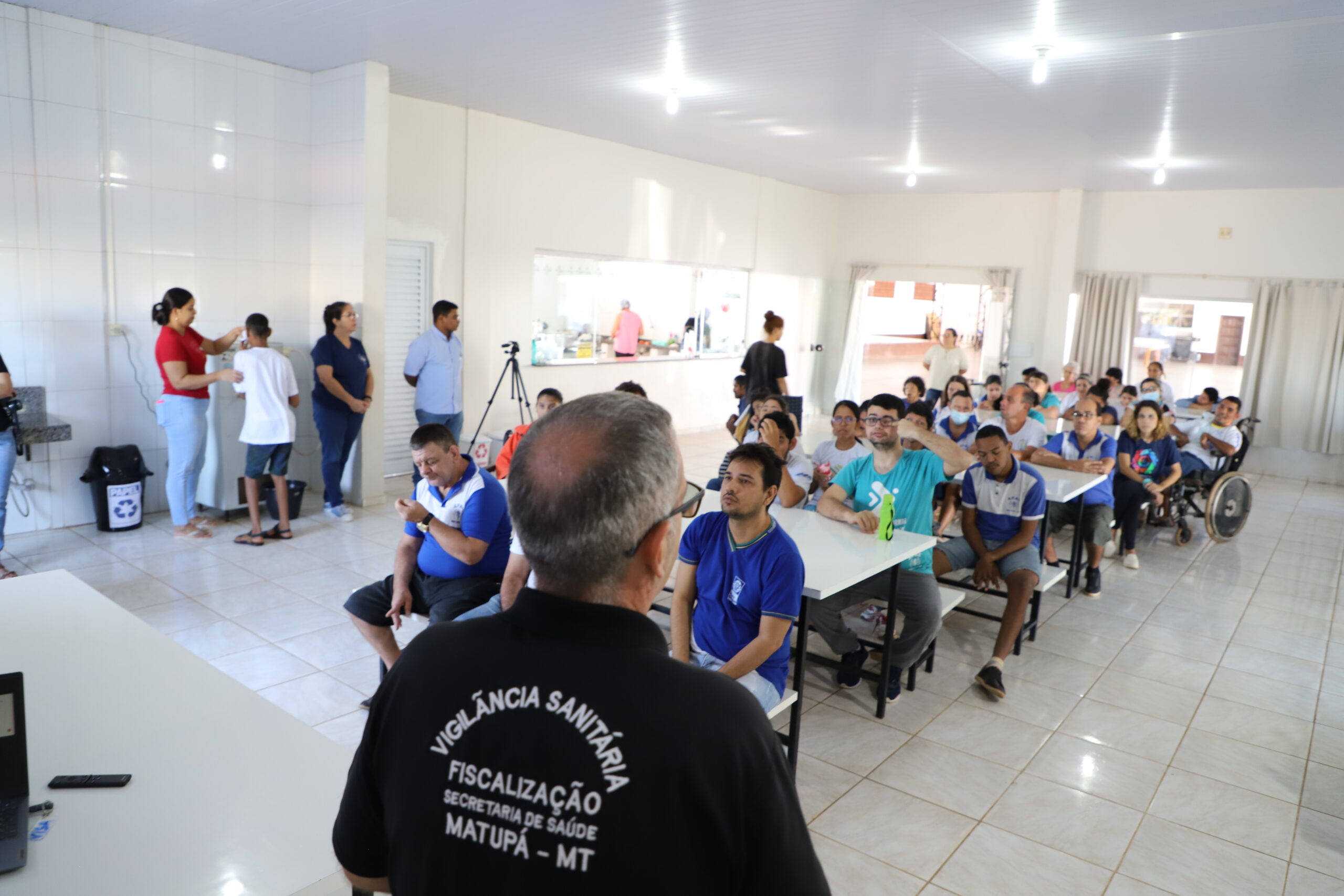 SECRETARIA DE SAÚDE REALIZA PALESTRA SOBRE HIGIENE PESSOAL E MANUTENÇÃO DA LIMPEZA PARA ALUNOS DA APAE DE MATUPÁ
