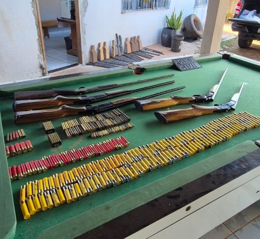 Polícia Civil fecha fábrica clandestina de armas de fogo e prende idoso responsável pelo local