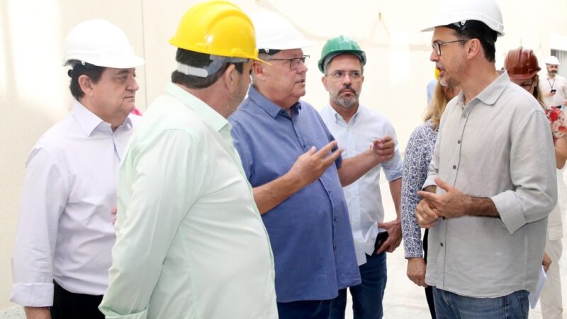 SES promove visita de deputados da comissão da saúde da ALMT ao Hospital Central