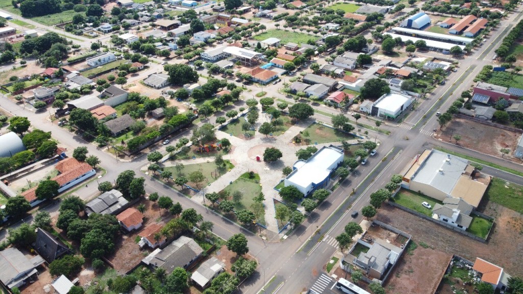 Governo de MT leva asfalto novo para as estradas e constrói pontes em Santa Rita do Trivelato